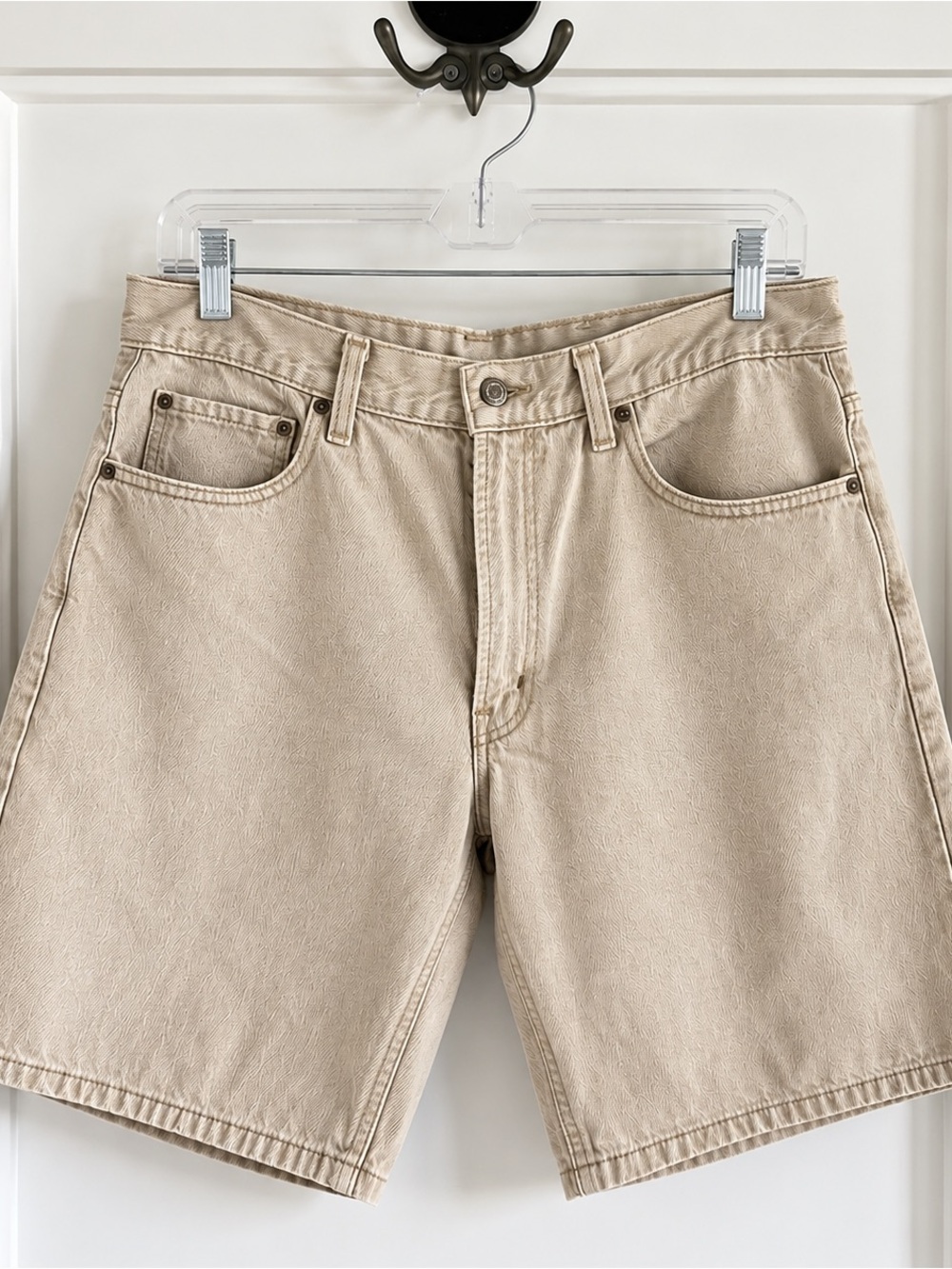 Vintage Levi’s 550 Beige Relaxed Fit Denim Shorts